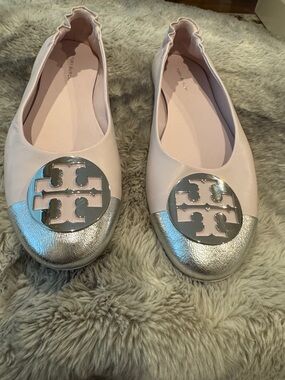 Tory Burch Pale Pink Leather Ballet Flats with Silver Cap and Logo